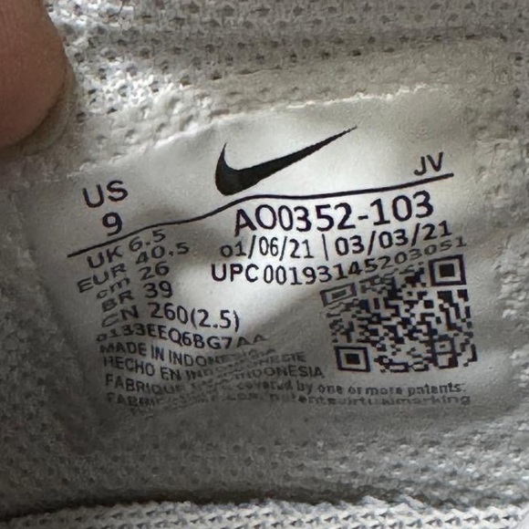 Nike Air‎ Max Motion 2
White Ocean Cube Size 9 - Picture 7 of 7